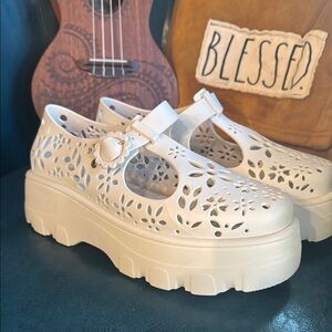 Melissa White Kick Off Lace Cut Out Platform Jelly Shoes -NWOT